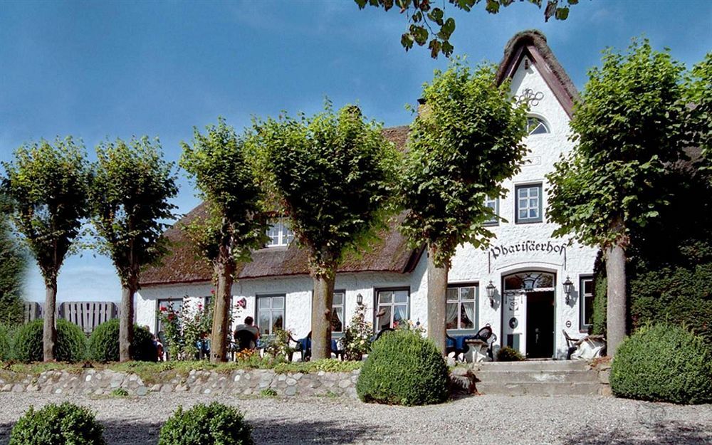 Hotel, Restaurant, Cafe Pharisaeerhof - Nordseeurlaub Mit Hund Nordstrand Exterior foto