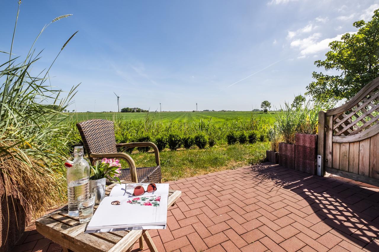 Hotel, Restaurant, Cafe Pharisaeerhof - Nordseeurlaub Mit Hund Nordstrand Exterior foto